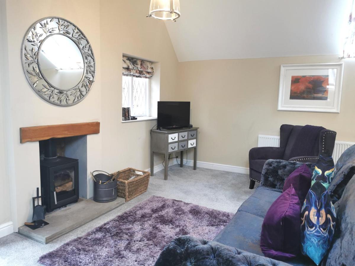 The Coach House Apartment At Cefn Tilla Court, Usk Eksteriør billede